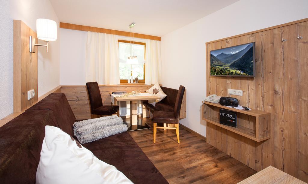 Trofana Appartements 솔덴 객실 사진